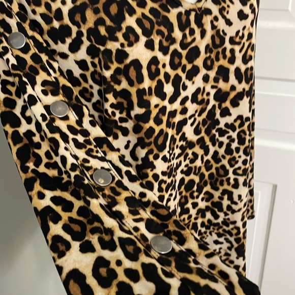 New York Laundry leopard print long sleeve Keyhole button sleeve large - Picture 2 of 4